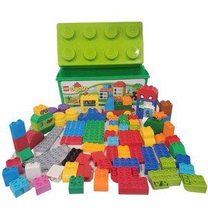 Lego dulpo legoset. These are just random Legos in the set with Lego container